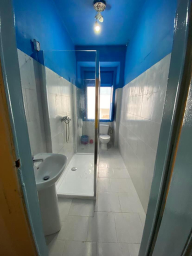 Bathroom 2, Lisbon Bangla, Lisbon