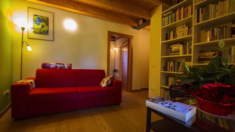 Others 2, B&B Al Gatto Nero, Trento