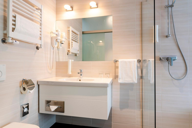 Bathroom 4, Metropol, Warsaw