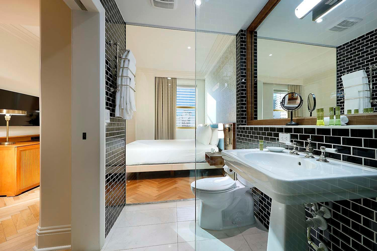 Bathroom 7