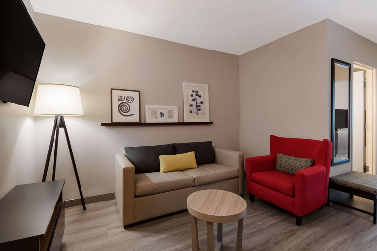 Bedroom 3, Country Inn & Suites by Radisson, Harrisburg NE, Dauphin