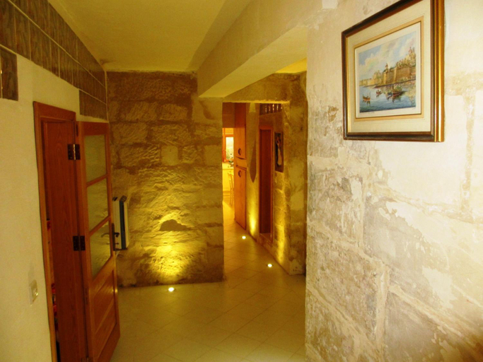 Others 5, 19th Century Apartment