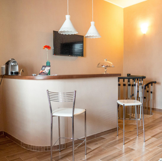 Others 5, B&b A casa di Maybe, Caserta