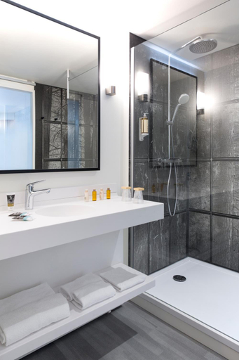 Bathroom 4, Mercure hotel & spa Aix-les-Bains Domaine de Marlioz, Savoie