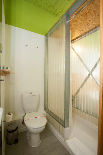 Bathroom 5, La Posada de El Chaflán, Madrid