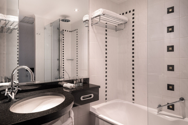 Bathroom 5, The Westin Grand Munich, München