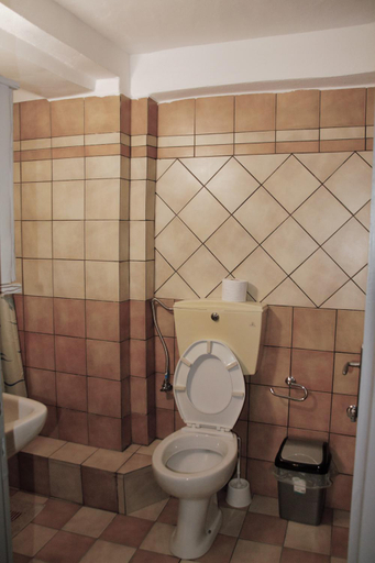 Bathroom 2, Alexander Rooms & Apartments, Epirus
