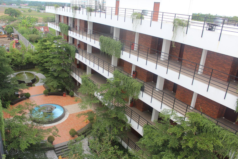 Exterior 19