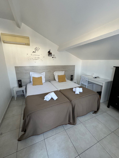 Bedroom 3, Hotel le Médieval, Gard