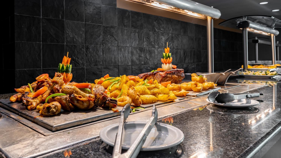 Food & Drinks 5, African Sky Ermelo Inn, Gert Sibande