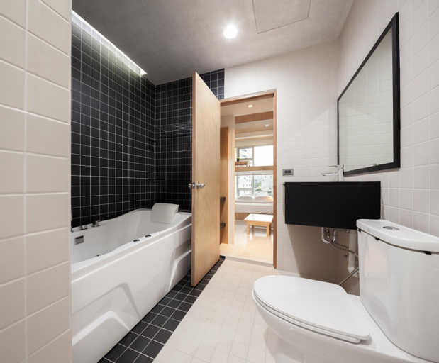Bathroom 14