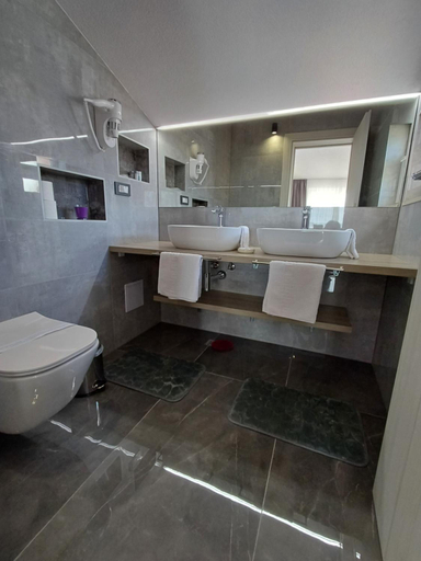 Bathroom 2, Apartments Jaksic, Trogir
