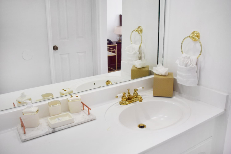 Bathroom 4, Beach Park Hotel, Miami-Dade