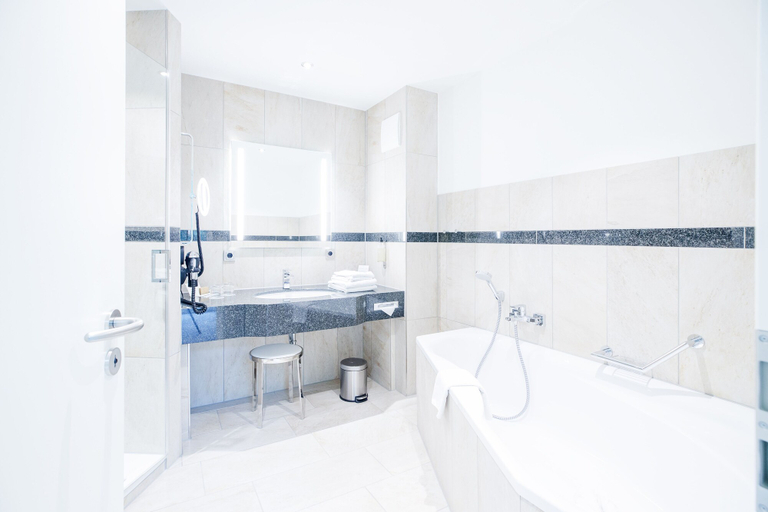 Bathroom 5, Kurhaus am Inselsee, Rostock