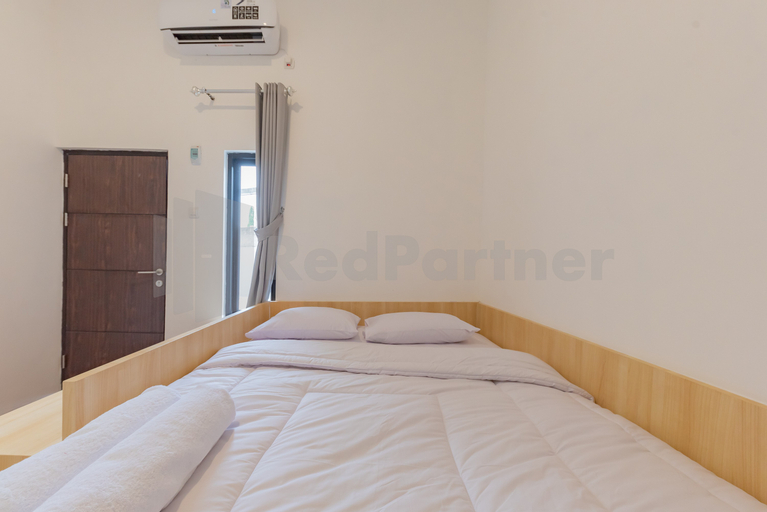 Rumah Panda Guesthouse RedPartner - Tap to explore photos