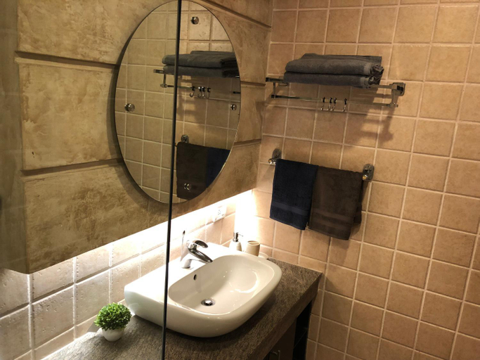 Bathroom 4, Beautiful Apartments at Tarudhan Valley Golf Resort, Manesar, Mewat