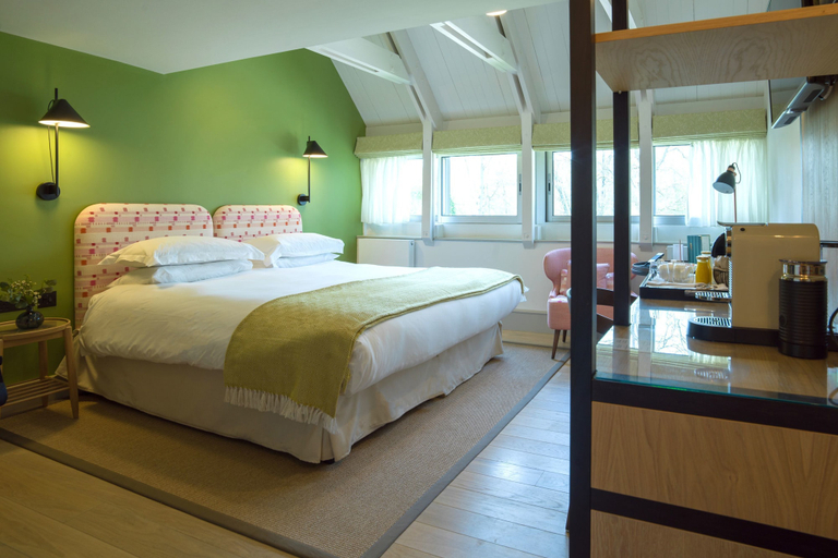 Bedroom 3, Old Swan & Minster Mill Hotel, Oxfordshire