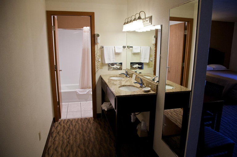 Bathroom 4, Americas Best Value Inn & Suites Atlantic, Cass
