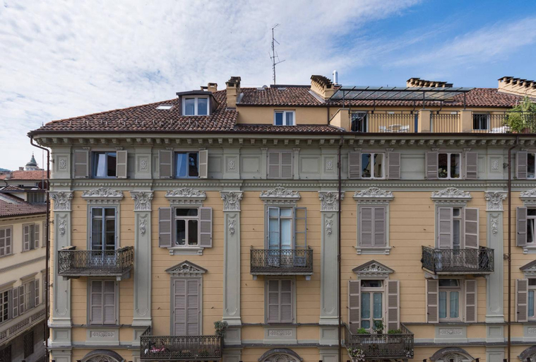 Francesco da Paola 10, Torino