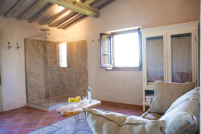 Shower 2, Agriturismo Humile, Siena