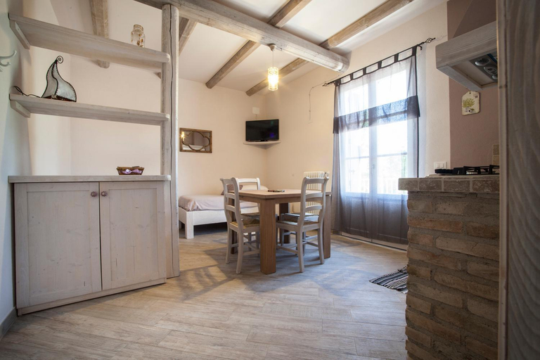 Others 2, Casa Al Fiume, Mantua