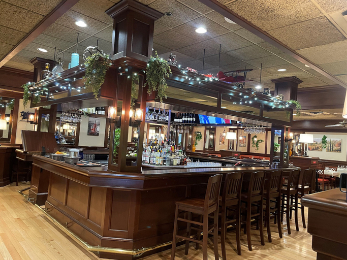Food & Drinks 5, Ramada by Wyndham Seekonk Providence Area, Bristol