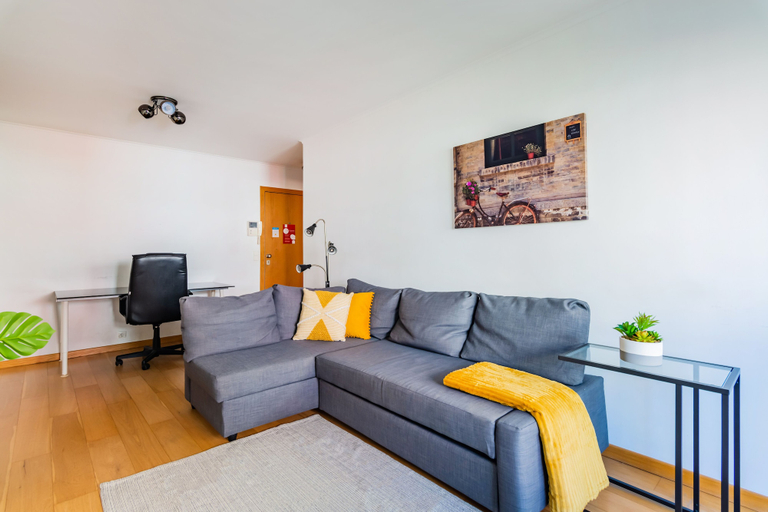 Others 5, Olaias Flat, Lisbon