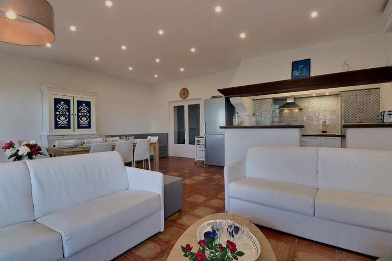 Others 4, Villa des Fontenelles, Var