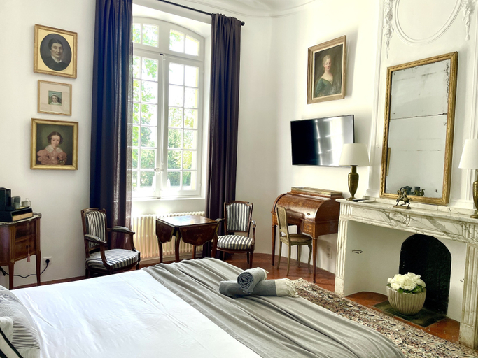Bedroom 2, Château de Saint-Girons Luxury Guest House in Provence, Bouches-du-Rhône