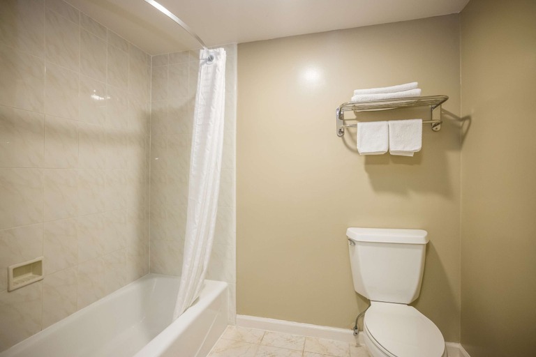 Bathroom 4, Best Western Inn, San Mateo