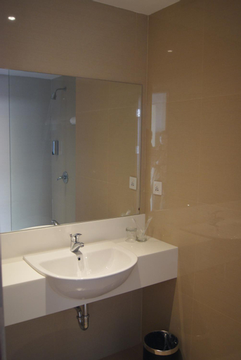 Bathroom 12