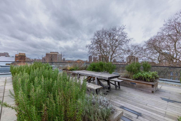 Others 5, Elegant & Serene 2BD Flat W/roof Terrace Hoxton!, London