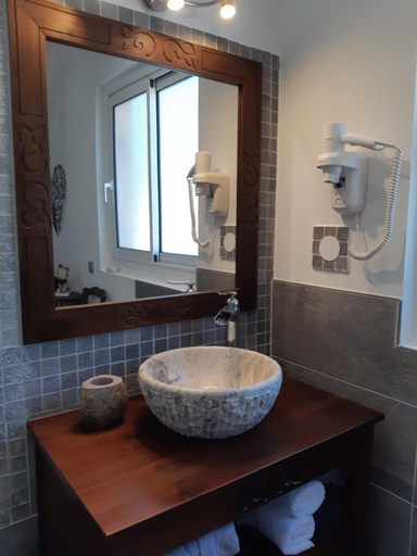 Bathroom, CHAMBRES D'HOTES- Piscine, Spa, Tennis, Bouches-du-Rhône