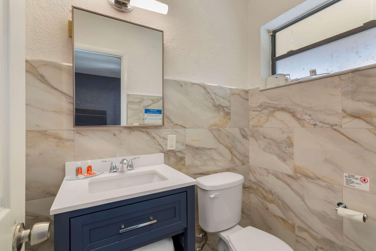 Bathroom, Fort Lauderdale Gardens Inn & Suites, Broward