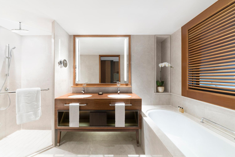bathroom 9
