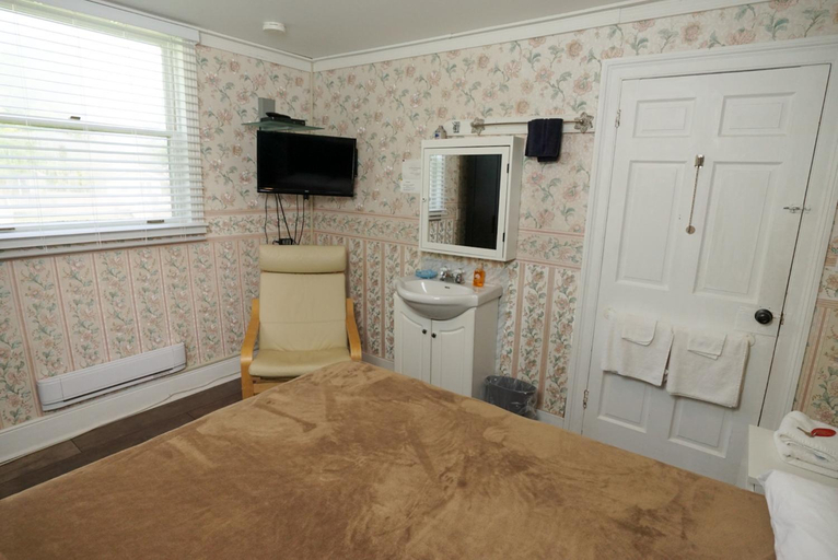 Others 2, North Rustico Bed and Breakfast, Queens
