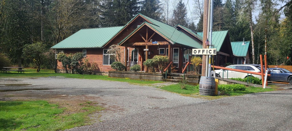 Exterior & Views 1, Glacier Peak Resort, Skagit