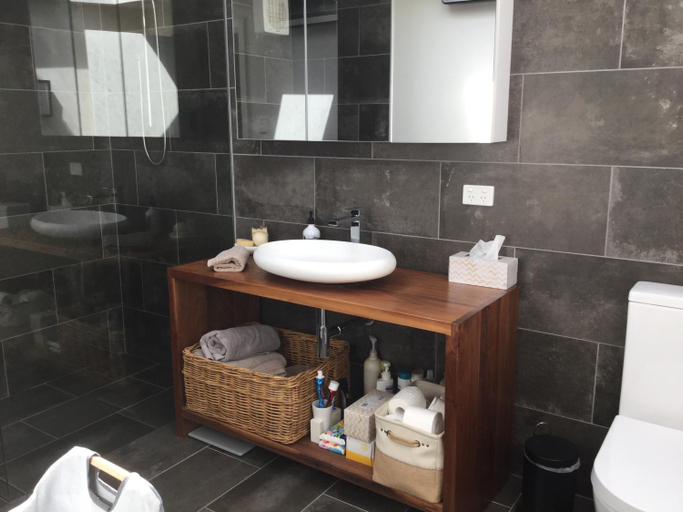 Bathroom, Olivi, South Gippsland - East