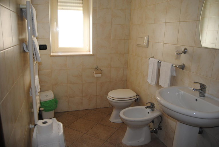 Others 3, B&B Atlantide, Foggia