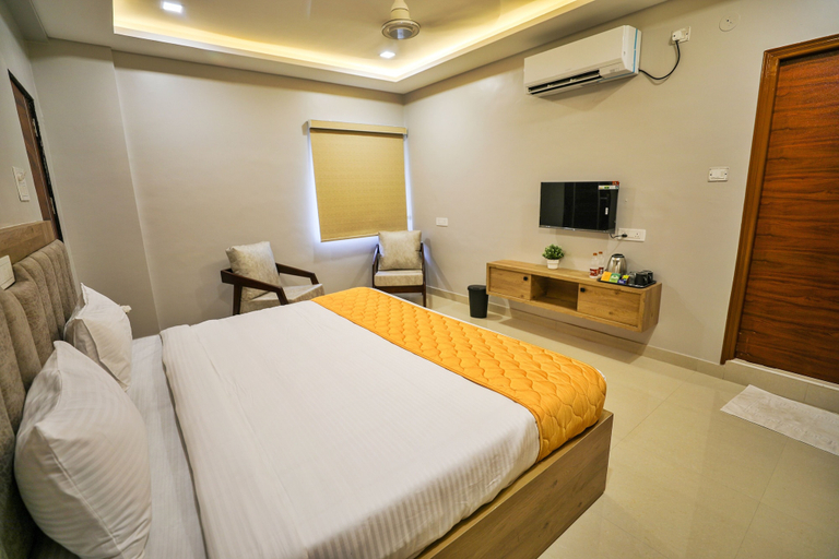 Others 4, Hotel Ceasta, Next US Consulate Hyderabad, Gachibowli, Hyderabad