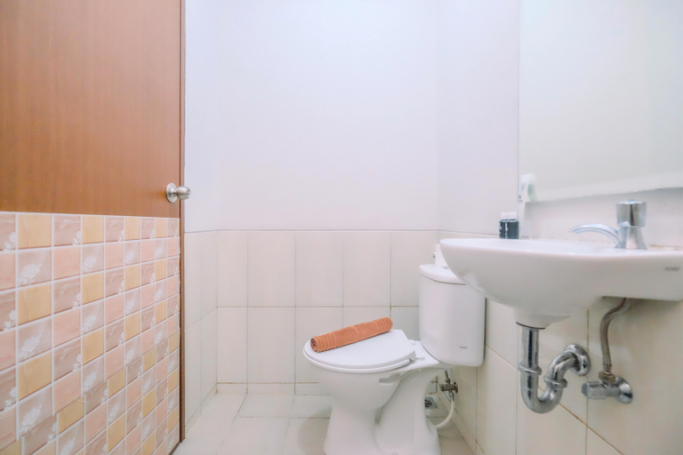 Bedroom 5, Minimalist Studio Transpark Juanda Bekasi Timur Apartment By Travelio, Bekasi