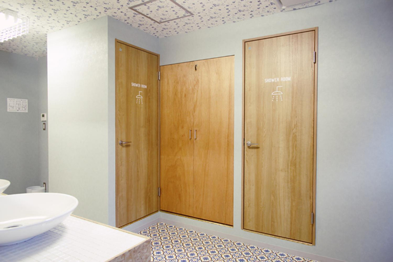 Bathroom 7