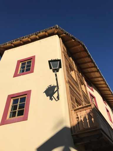 Entrance 5, Grizzly Haus, Trento