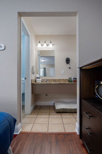 Bathroom 4