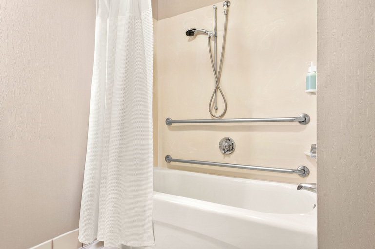 Bathroom 4
