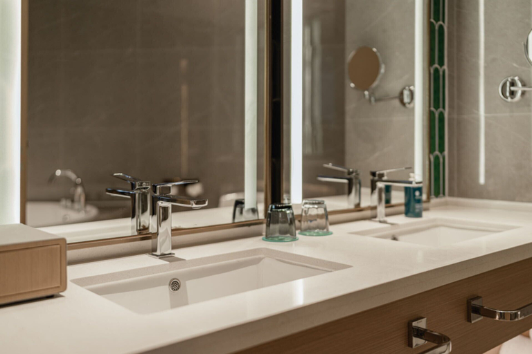 Bathroom 5, The Skytel Hotel Shenzhen Central Park, Shenzhen