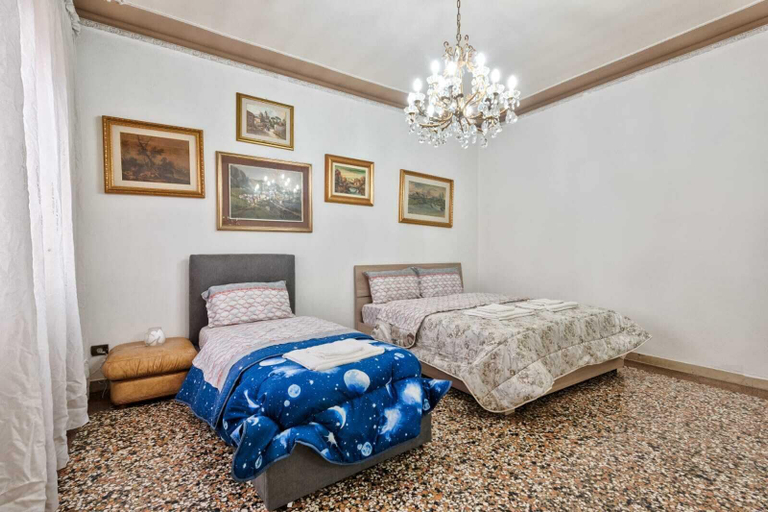 Bedroom 3, Downtown Railway Station Venice Mestre, Venezia