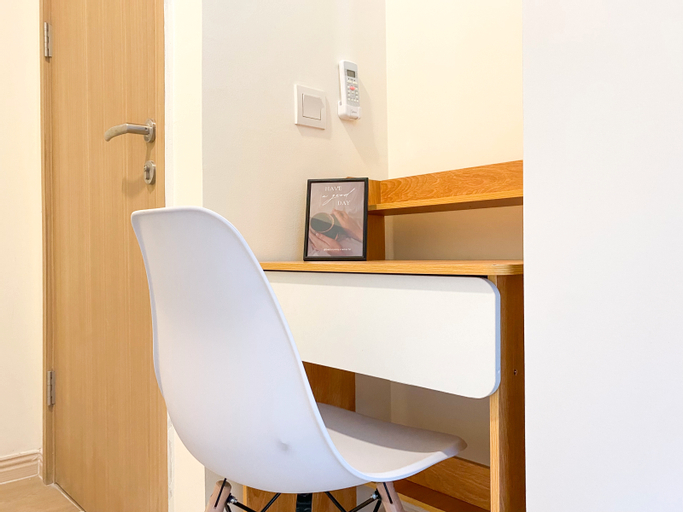 Bedroom 3, Good Deal and Modern Look 3BR Meikarta Apartment By Travelio, Cikarang
