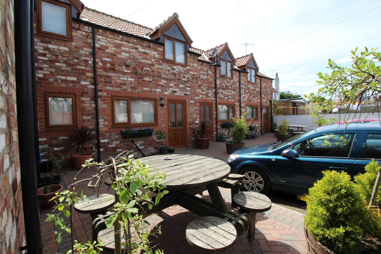Others 2, Albion Cottages, East Riding of Yorkshire