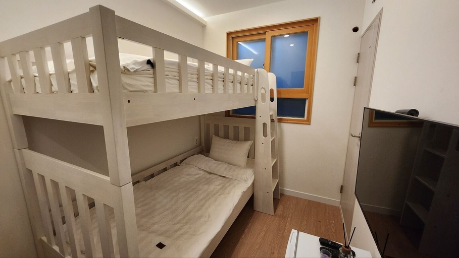 Bedroom 4, Seoul View Guest House, Jung